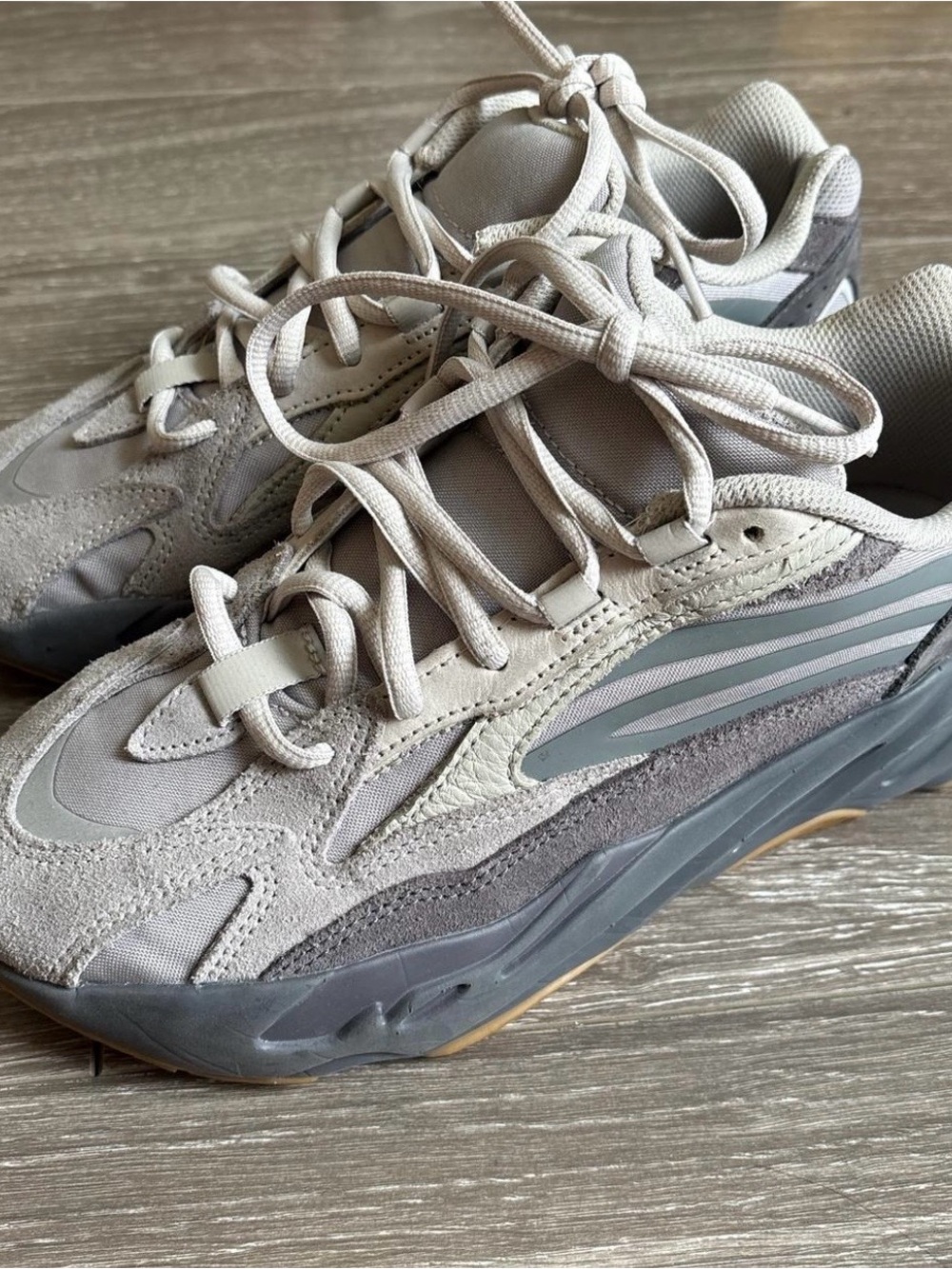Yeezy - Picture 3 of 5
